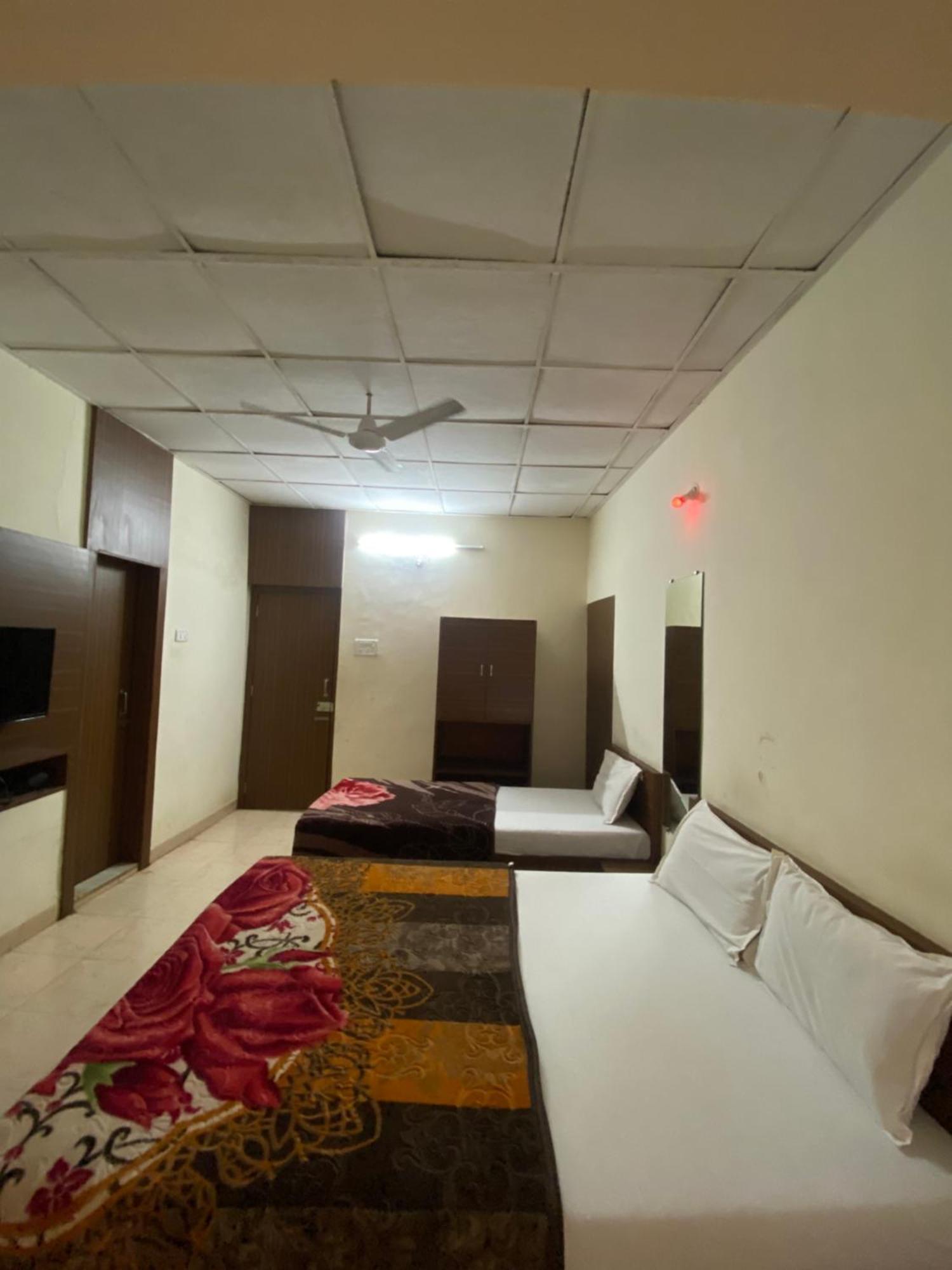 Jewel Resort Lonavala Bagian luar foto
