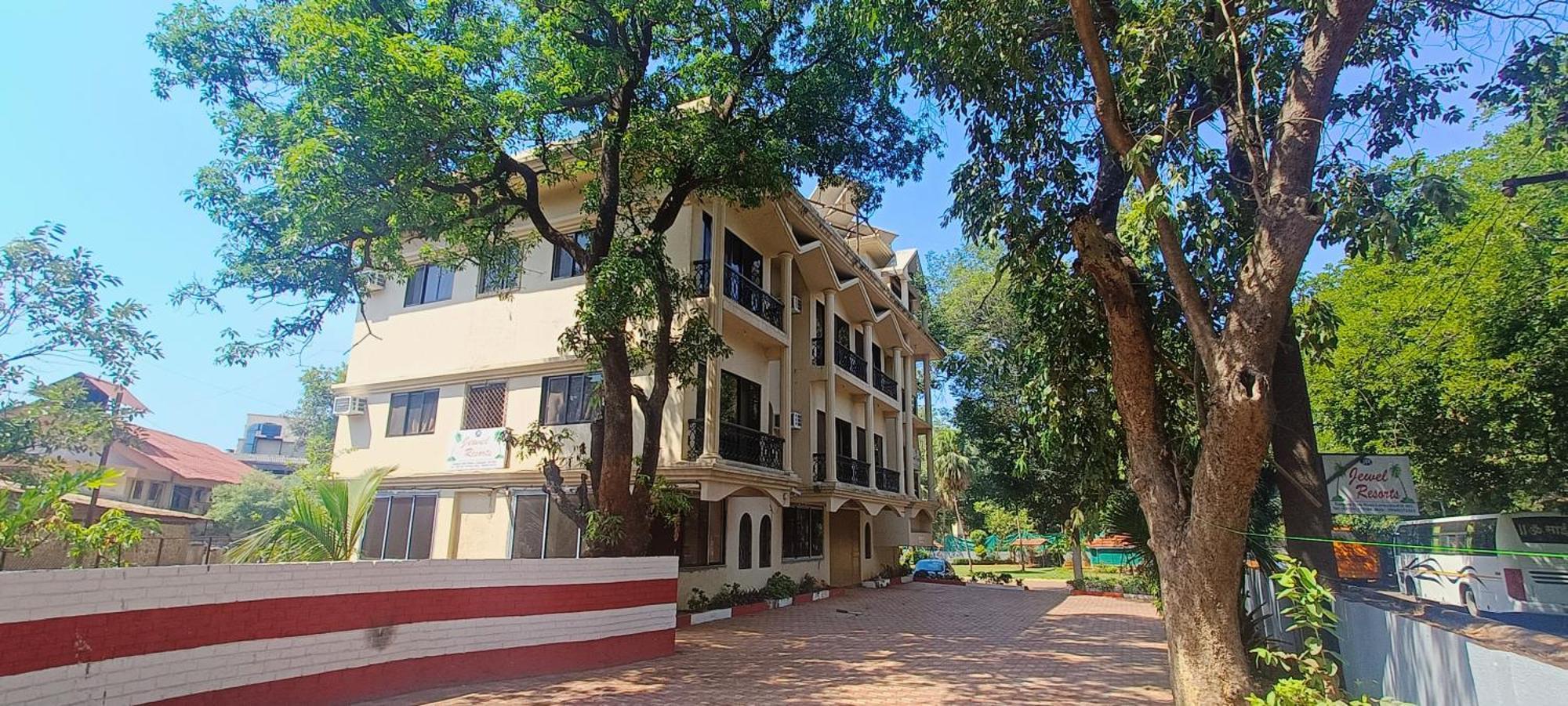 Jewel Resort Lonavala Bagian luar foto